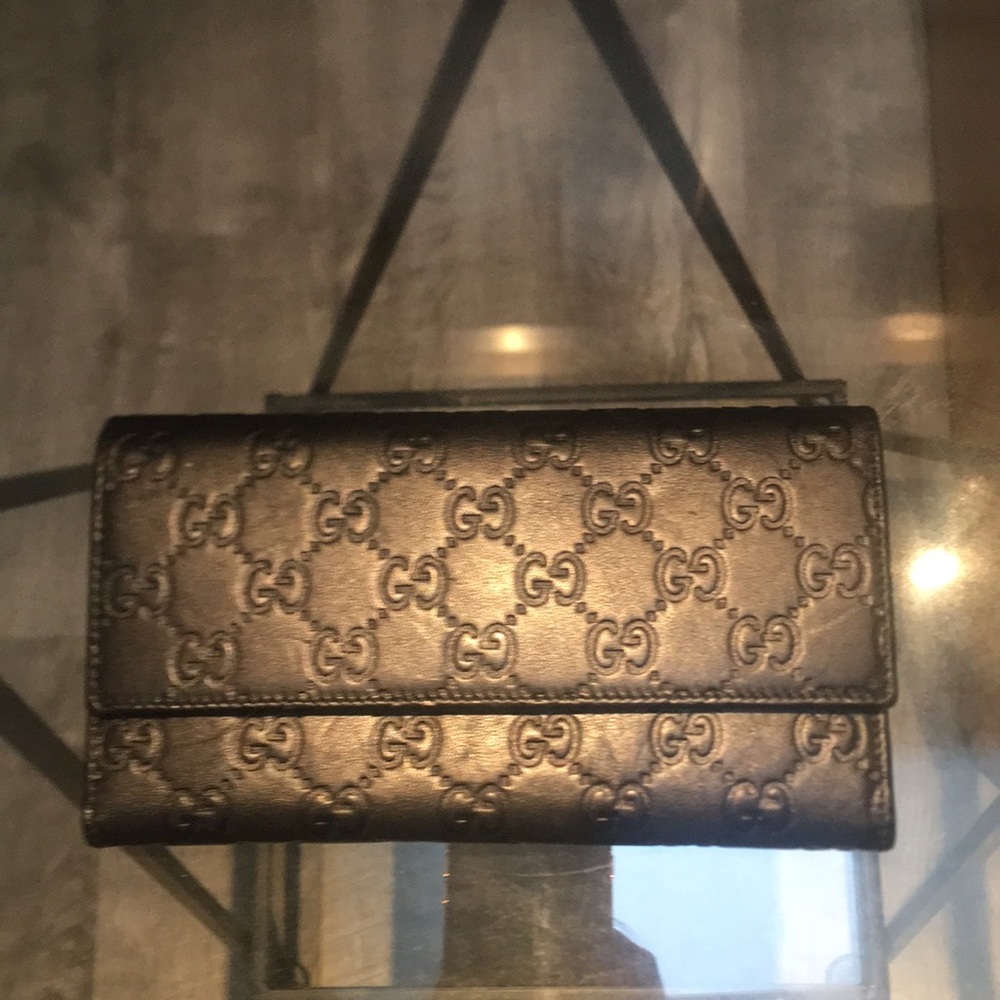 Black Gucci guccisma wallet